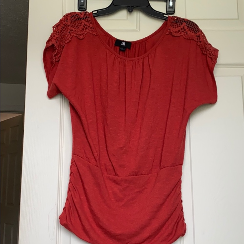 Womens top iz byer